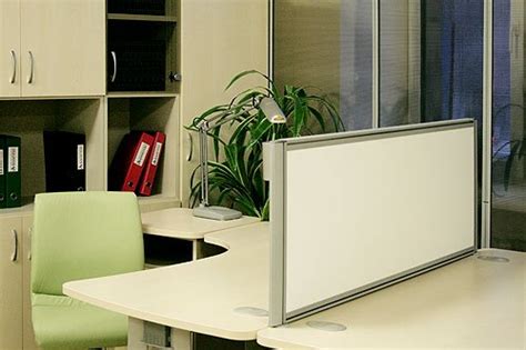 Перегородка между столами в офисе – Статьи на сайте OficePlus