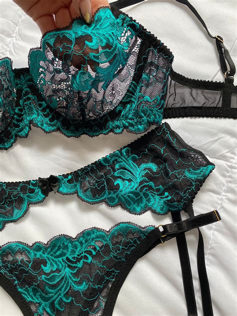 Sexy Lingerie Sheer Bra Embroidery Lingerie Lace Bra Underwear Lingerie Erotic Lingerie Bra