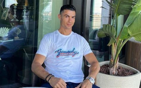 Cristiano Ronaldo Volta A Atingir Recorde Cr Chega Aos Milh Es De