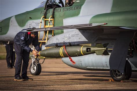 Esquadrão Pampa e 1 Grupo de Aviação de Caça realizam exercício