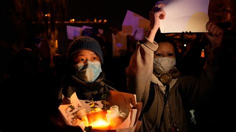 China's Xi faces threat from public anger over 'zero COVID'