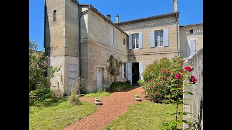 Cette L Gante Maison De Ville Offre Une Proximit Imm Diate Avec Le