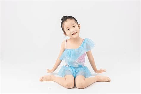 Summer Swimwear Swimsuit Bikini Holiday Goddess Full Screen Carousel Poster Background New