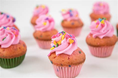 confetti minis  dozen clydes cupcakes