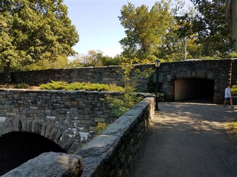 A guide to the best walking trails in fort tryon 19