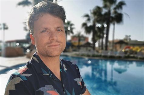 A Place in the Sun presenters | Meet the channel 4 team | Radio Times