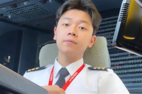 Em trai phi công k hot nhất mạng xã hội Vẫn còn ế vì bay nhiều Tạp chí SaoStar