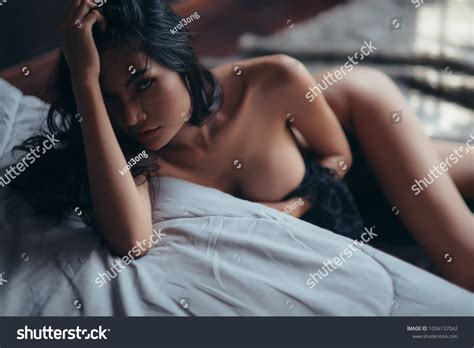 Sexy Asian Woman On Black Lingerie Foto Stok 1026157042 Shutterstock