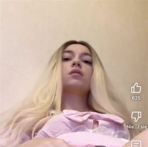 Whats The Name Of This Blonde Girl With Pink Clothes On Masturbating