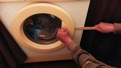Как открыть дверь стиральной машины? Заклинило дверь в стиральной ...