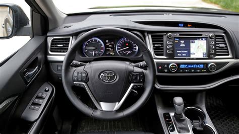 2017 Toyota Highlander Xle Test Drive Review Autotraderca