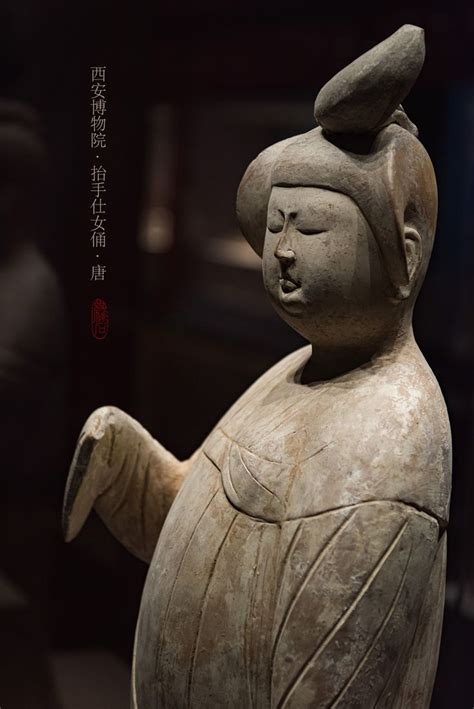 Chinese Tang Dynasty Figurines 抬手仕女俑 Tang Chinese Interesting art