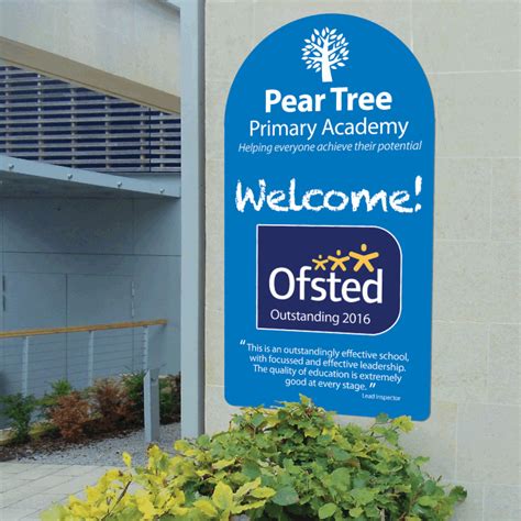 Round Topped Welcome Sign with Ofsted Logo