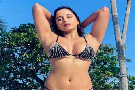 6 Hot Sexy Pooja Choudharyain Bikini Pics