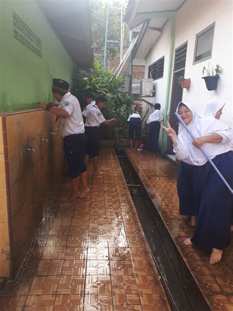 Smpn 5 Pasarkemis Kelompok Kerja Pokja Sekolah Adiwiyata