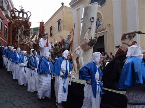 Pasqua 2018 A Napoli Le Processioni Della Settimana Santa