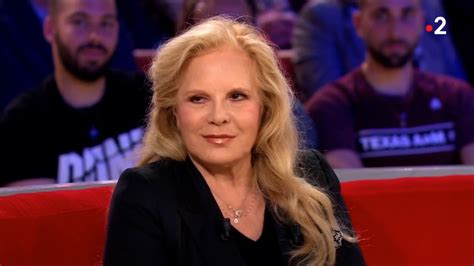 Sylvie Vartan Sur Sa Retraite Je Ne Veux Pas Faire Le Spectacle De Trop