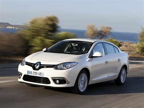 RENAULT Fluence Specs, Performance & Photos - 2013, 2014, 2015, 2016 ...