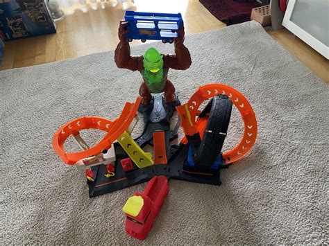 Hot Wheels Gorilla Hai Attacke Rennbahn Set Gebraucht in Ostermundigen für CHF 26 nur