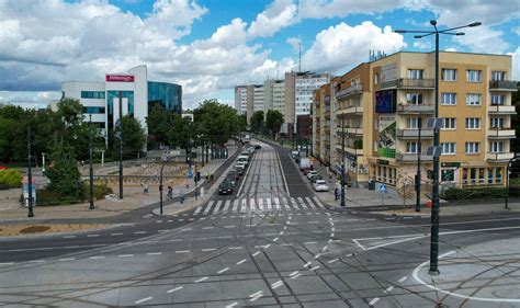 Po budowie trasy tramwajowej na Jar Są kałuże korki i problemy na