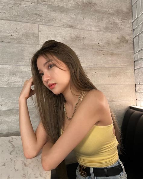 Bất ngờ trước nhan sắc 10 điểm không có nhưng của hot girl đồng phục xinh nhất Thái Lan đình