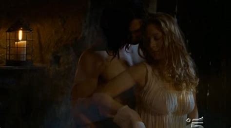 Naked Sarah Felberbaum In La Figlia Di Elisa Ritorno A Rivombrosa