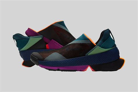 Nike представила кроссовки, которые можно надеть без помощи рук