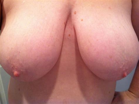 Happy Friday from the wifeâs huge boobs Messages welcome Porn Pic