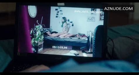 STELLA HOLZAPFEL Nude AZNude