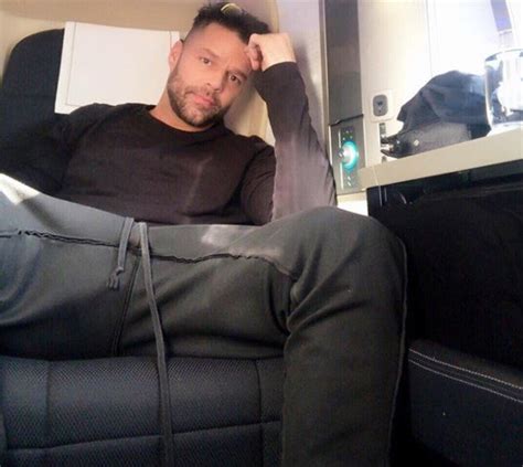 Ricky Martin Posta Nude Para Promover Show Em Las Vegas DOL