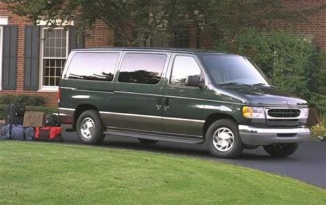 2002 Ford Econoline Wagon Review & Ratings | Edmunds