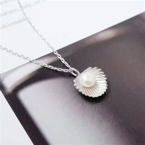 Seashell Pearl Necklace Minimalist Necklaceclam With Pearl Pendant