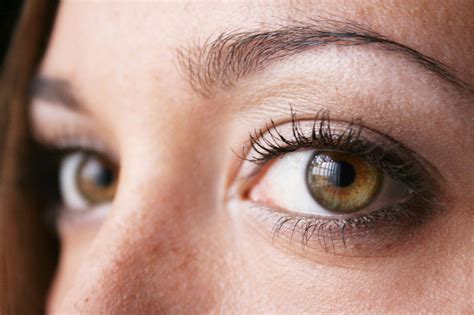 Double Eyelid Surgery: Why is it Trendy Among Women? - Momist