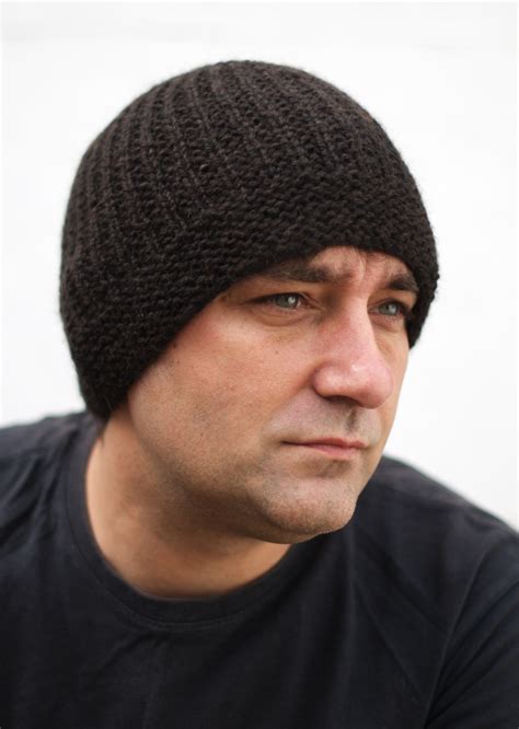 beanie hat: NEW 77 FREE MENS BEANIE HAT KNITTING PATTERN UK