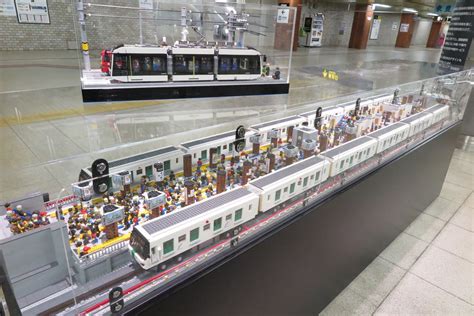 Lego Moc Subway And Lrt 1103 Spa Flickr Lego Trains Lego Lego Moc