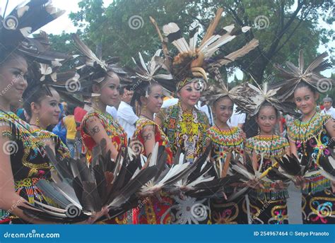 The Beauty Of Dayak Dance From Kalimantan Indonesia Editorial Stock