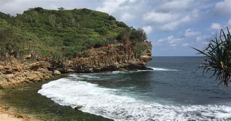 Excursión privada de un día a la cueva de Jomblang y la playa de Timang