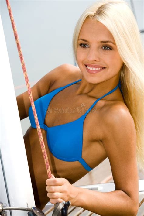 Rear View Of Statuesque Woman In Bikini Stock Image Image Of Oahu Island 8670551