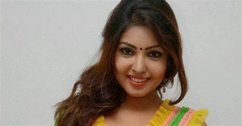 Desi Actress Pictures Sexy Actress Komal Jha Latest Hot Navel Show Pictures Desipixer