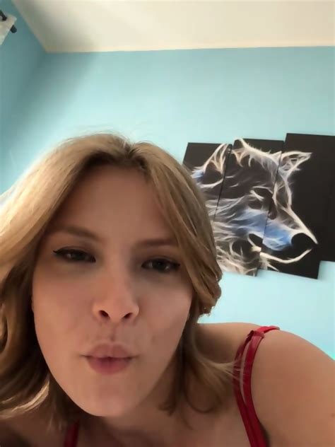 Sexy Blonde Annie 2024 05 04 064123