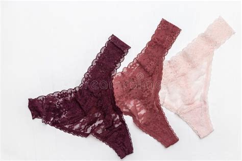 Lencer A Femenina Sobre Fondo De Hormig N Con Espacio Para Copiar Dos Bragas De Bikini De