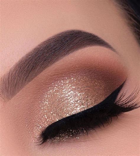 Colored And Glitter Eyeshadow Looks Eyeshadow Makeup Look Eyeshadow
