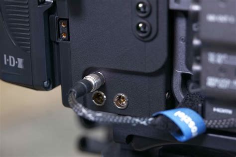 Chrosziel Sony Fx Hot Swap Battery Adapter With Drop In Radio Mic Slot Newsshooter