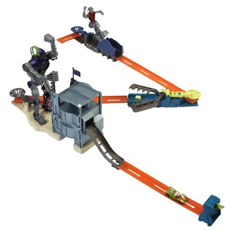 Hot Wheels Trick Track set Válka Robotů T2293 Maxíkovy hračky