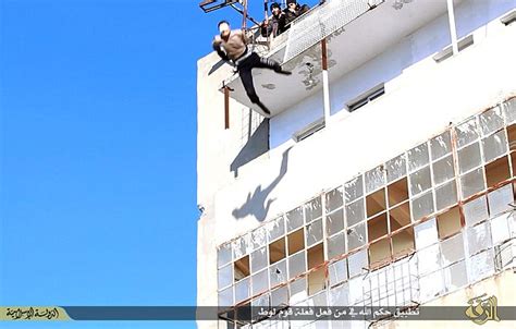 Suspected Gay Man Thrown Off Building In Raqqa By ISIS Militants