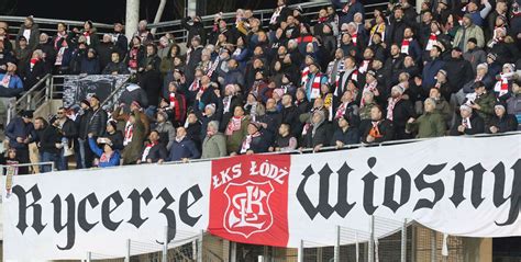 Kibice ŁKS Łódź na meczu z Koroną w Kielcach w PKO Ekstraklasie Mamy