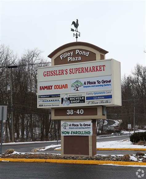 38-40 Tunxis Ave, Bloomfield, CT 06002 - Filley Pond Plaza | LoopNet