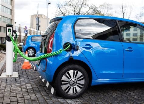 Le auto elettriche sono la scelta più sostenibile Unanalisi di