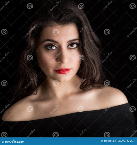 Ritratto Di Bella Giovane Donna Del Brunette Fotografia Stock Immagine Di Faccia Occhi