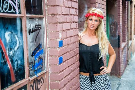 Femme Blonde De Fille Photo Stock Image Du Lisse Cheveu